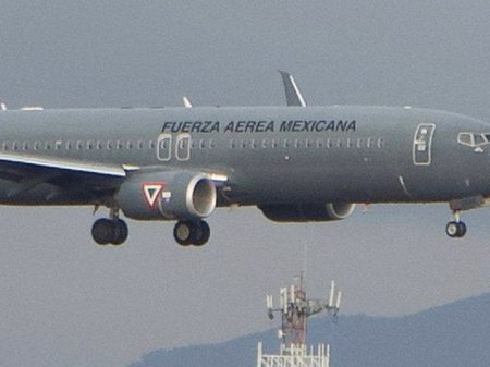 Avião da Força Aérea Mexicana se dirige ao México com Evo a bordo