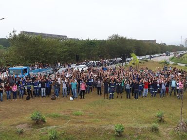 Trabalhadores da Gerdau param em defesa de abono salarial