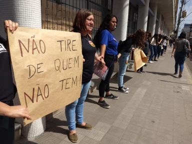 Greve dos professores gaúchos cresce na segunda semana e adesão passa de 1500 escolas