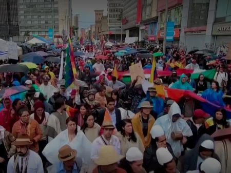 Colômbia faz greve geral contra redução de salários e fim da previdência pública
