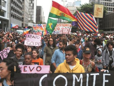 Na Paulista,  solidariedade à Bolívia e repulsa ao golpe: “Pátria sim, colônia não”