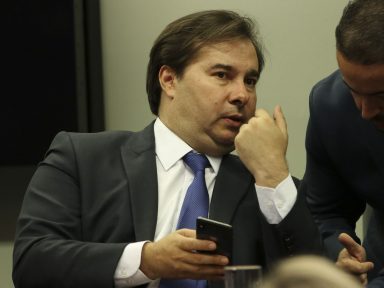 Rodrigo Maia reclama de denúncia contra Honda por violar direitos