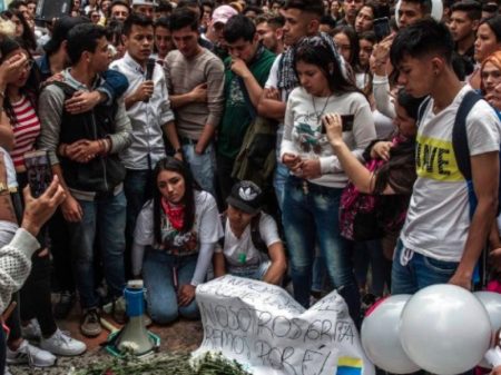 Bogotá: Morre o estudante atingido por granada de gás em protesto pacífico