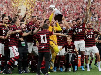 Virada espetacular no final dá ao Flamengo o bi-campeonato da Libertadores