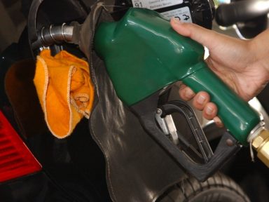 Governo aumenta gasolina nas refinarias em 4%