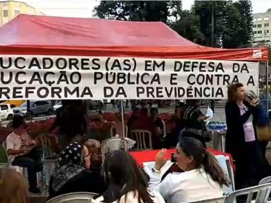 Professores do Paraná iniciam greve contra reforma da Previdência estadual