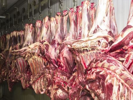 Inflação acelera em novembro puxada pela carne