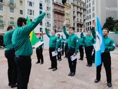 Galinhas Verdes cacarejam no centro de São Paulo