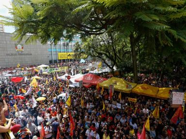 Greve barra avanço de reforma da Previdência no RS e Justiça suspende votação