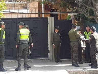 México denuncia perseguição da polícia boliviana a seus diplomatas