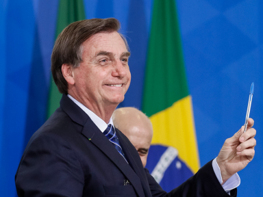 Bolsonaro dá início à criminosa venda dos Correios