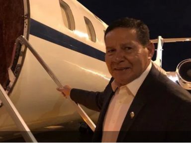 Militares e Congresso põem Bolsonaro na parede e Mourão vai para a Argentina