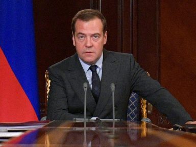 Medvedev: decisão de excluir país da Olimpíada é “histeria anti-Rússia”