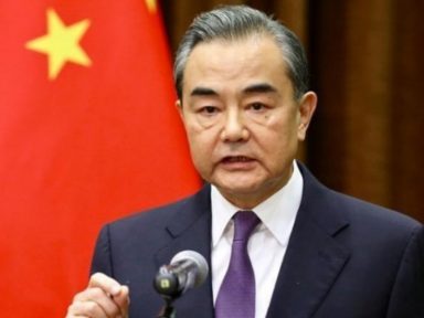 “Os EUA devem parar de abusar do uso da força”, adverte Pequim