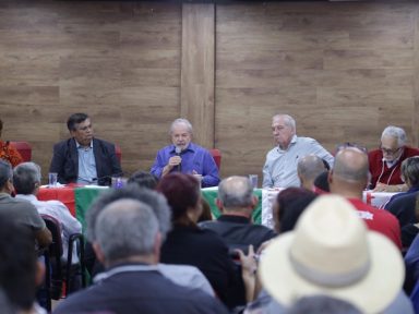 Flávio Dino se reúne com FHC e participa de atividade do Comitê Lula Livre