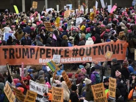 Mulheres marcham em Washington contra políticas pró-bancos de Trump