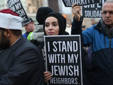 Muçulmanos novaiorquinos fazem ato solidário a judeus vítimas de racismo