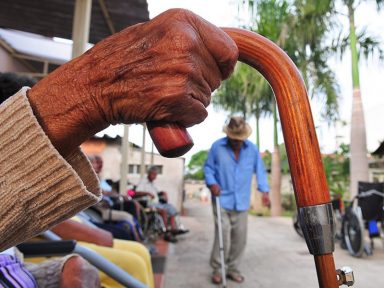 Aposentadorias mais baixas terão reajuste menor que as demais