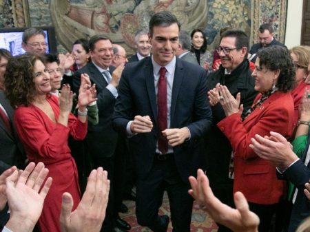 Espanha forma governo de coalizão dois meses após as eleições