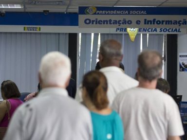 Política de privatização da Previdência provoca caos no INSS