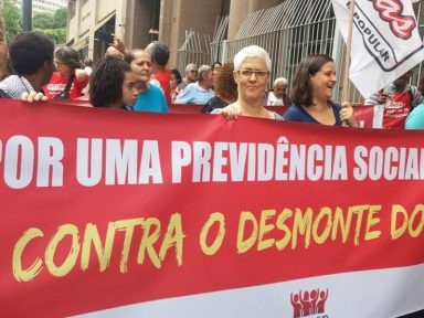 Servidores fazem protestos contra desmonte do INSS