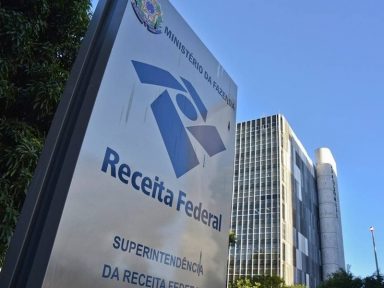 Sem servidores, Receita Federal pode entrar em colapso como o INSS, alerta entidade