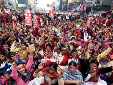 Milhões de indianos fazem  greve geral contra reforma trabalhista de Modi