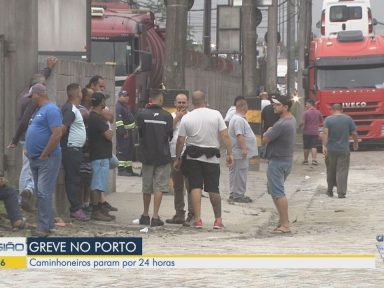 Caminhoneiros bloqueiam acesso ao Porto de Santos em paralisação de 24 horas