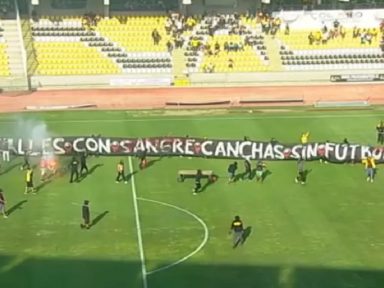 Torcida suspende jogo no Chile: “Ruas com sangue, campos sem futebol”