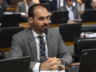 Mais de duas mil jornalistas  repudiam agressão contra colega da Folha