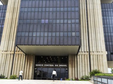 BC reduz de novo previsão do PIB para este ano