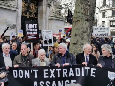 Pilger, sobre Assange: no dia 24 o que está em julgamento é se jornalismo é crime