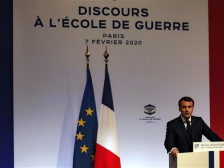 França convoca europeus a deter corrida às armas no continente após o fim do Tratado INF