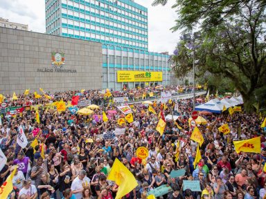 As maldades neoliberais de Eduardo Leite contra o futuro do RS