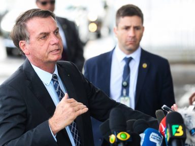 Bolsonaro diz que só terá concurso público após ver direitos de servidores reduzidos