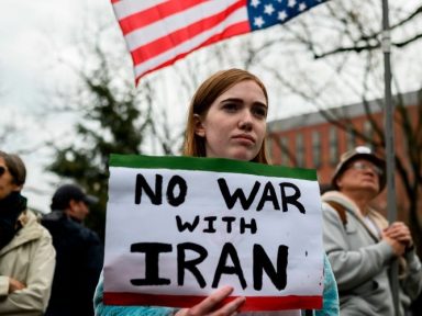 Senado dos EUA aprova restrição ao poder de Trump de atacar o Irã