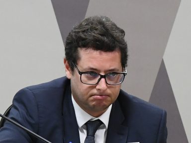 PF abre inquérito para investigar crimes do chefe da Secom