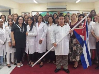 Cuba envia médicos à Itália, Granada e Suriname para combater o coronavírus