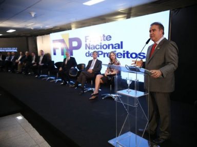 Frente Nacional de Prefeitos repudia fala de Bolsonaro