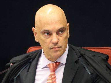 “Agressores gritavam que eu fraudei as urnas e roubei as eleições”, relata Moraes à PF