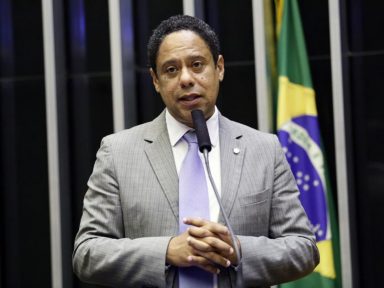 “Inflação descontrolada e queda da renda sob Bolsonaro tornam a vida das famílias um suplício”, diz Orlando