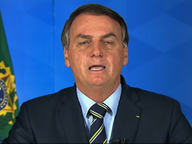 Bolsonaro quer fim de quarentena e diz que mídia espalha pavor