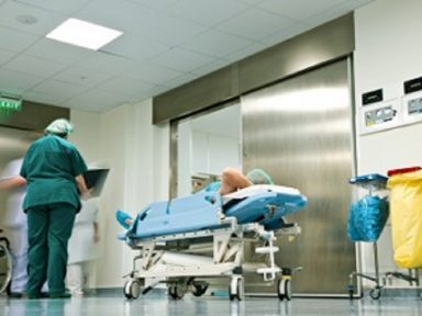 Governo da Irlanda assume o controle de hospitais privados para combater pandemia