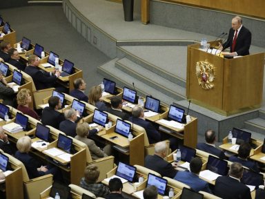 Parlamento russo aprova reforma da Constituição proposta por Putin