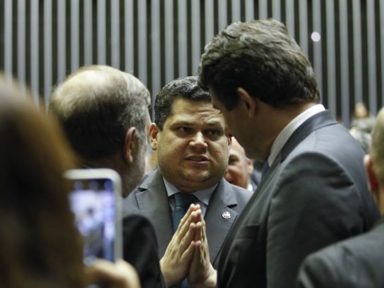 Congresso garante projetos e aprova vetos de Bolsonaro ao Orçamento Impositivo