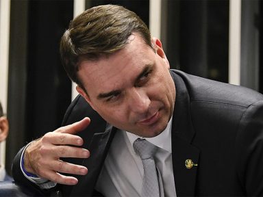 Em operação de gato e rato, MP do Rio laça novamente o senador Flávio Bolsonaro