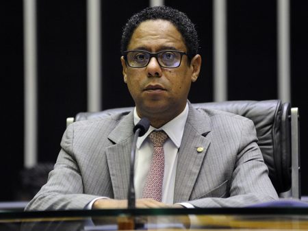 Orlando: “Bolsonaro ataca Congresso e STF para ocultar sua incompetência na crise”