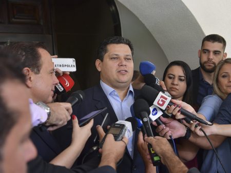 Alcolumbre adverte Bolsonaro: “Congresso não tolerará ataques à democracia”