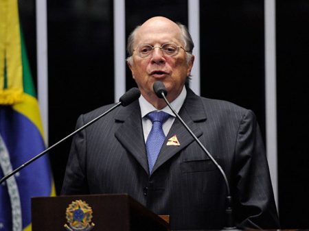 “MP pode pedir exame de sanidade mental para Bolsonaro”, diz Reale Jr