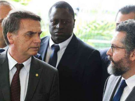Ex-ministros condenam a política externa de Bolsonaro: “isola o Brasil”, “submissão a Trump”